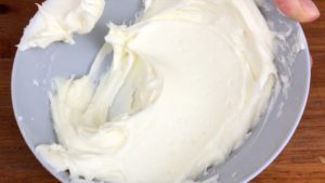 perfect consistency buttercream for how to make mini cakes