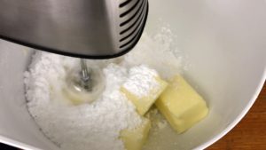 can i use a handheld mixer to make buttercream?