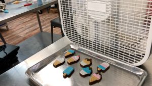 dry cookies in front of fan 3 tricks for cookie decorating