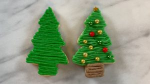 EASY Christmas Cookies christmas tree piped with ziplock bag