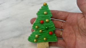 EASY Christmas Cookies christmas tree with sprinkles