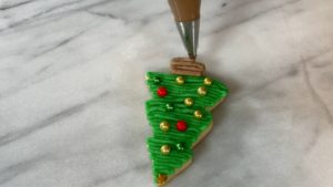 piped buttercream christmas tree EASY Christmas Cookies