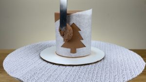 use homemade stencil 6 sprinkle christmas cake decorating ideas