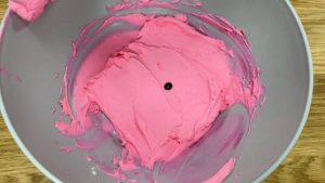 add gels a drop at a time to create colours of buttercream