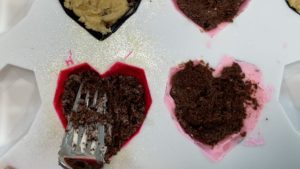 fill Geometric Hearts with cake and frosting for Simple Stylish Designs