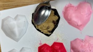 how to add filling to Geometric Hearts with cake and cookie dough for Simple Stylish Designs