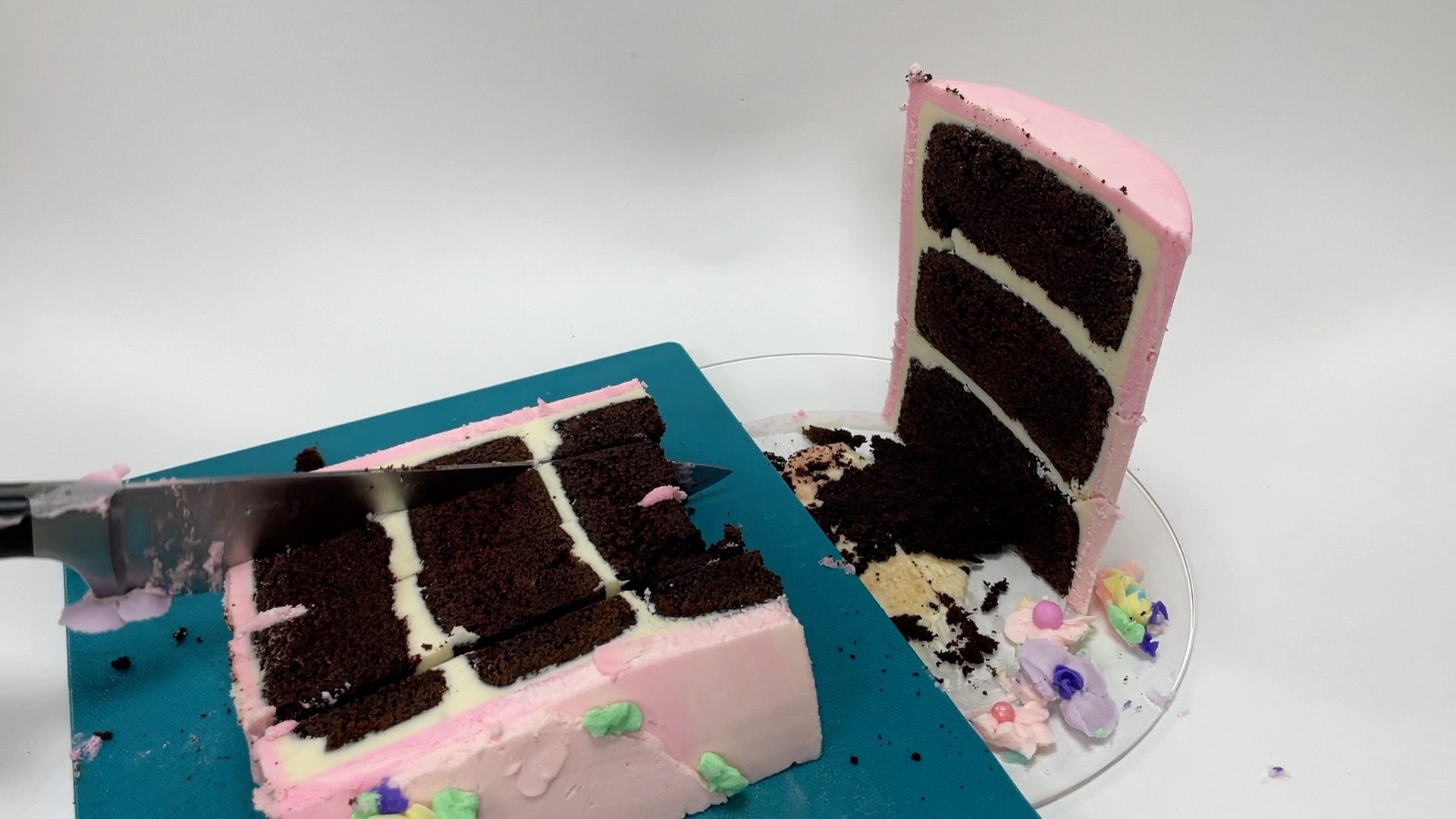 this method of cutting cakes keeps slices whole without them falling apart How to Cut TALL Layer Cakes