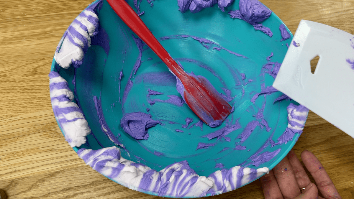 6 Ways To Decorate Cakes Using Ziploc Bags British Girl Bakes