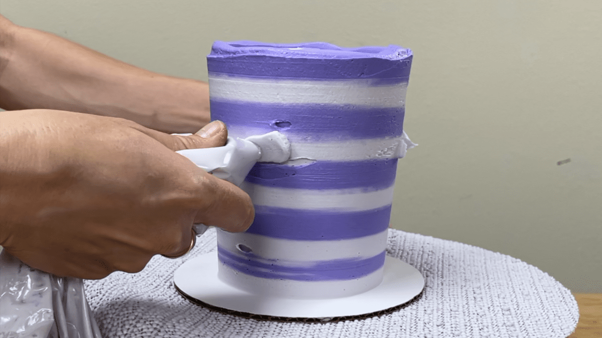 6 Ways To Decorate Cakes Using Ziploc Bags British Girl Bakes