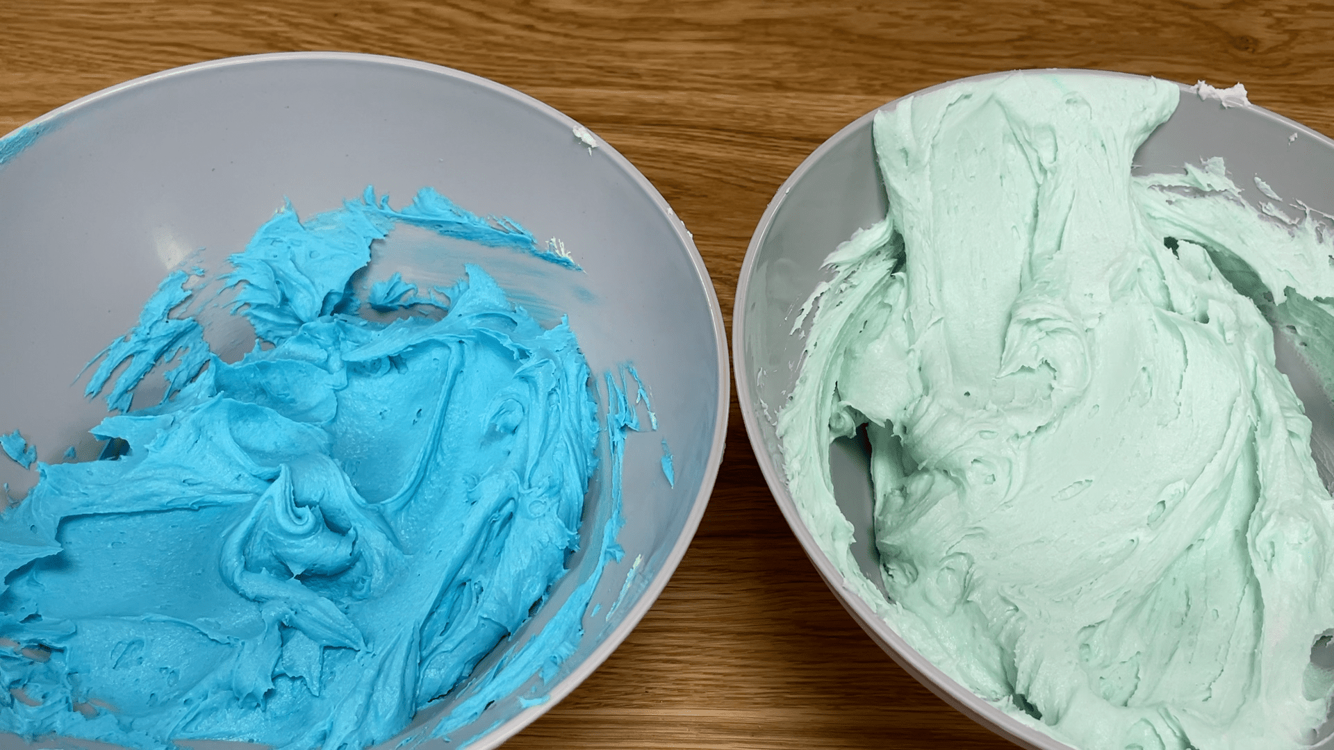 Easy Ombre Frosting British Girl Bakes