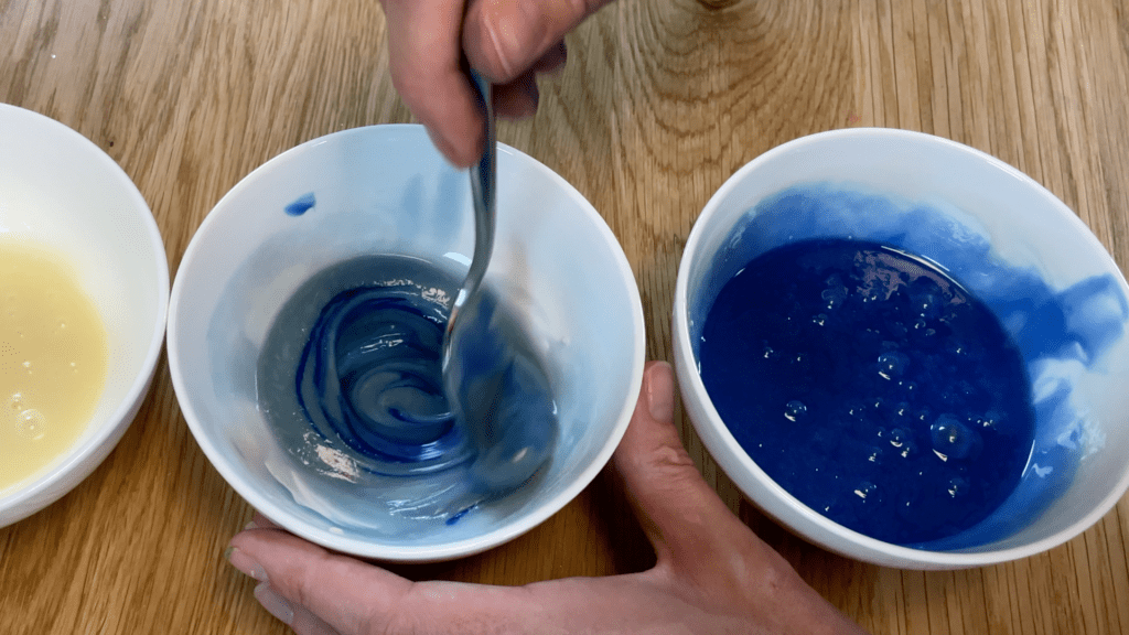 tint mirror glaze with oil based colours Ω Ingredient Mirror Glaze tint mirror glaze with oil based colours Ω Ingredient Mirror Glaze