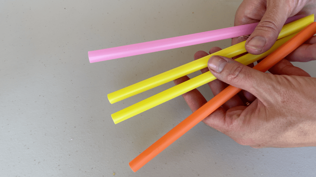 boba straws as dowels to support cakes when stacking tier cakes How To Transport A Cake 2000 Miles