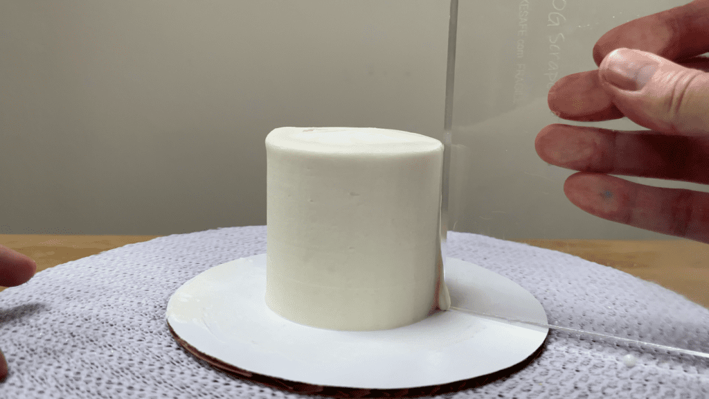 get frosting smooth before applying gold to cake gold cakes 3 ways