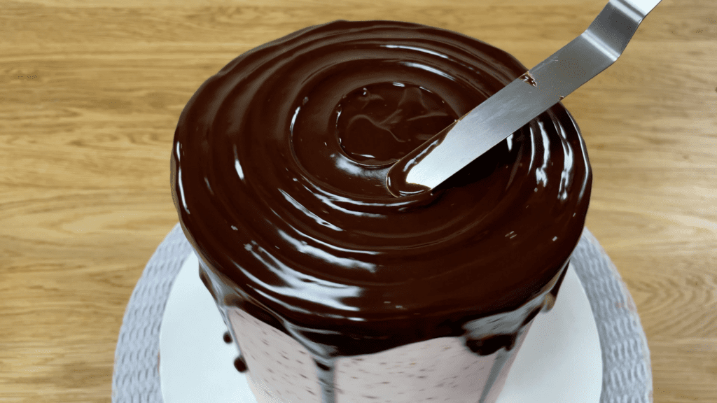 Cake Decorating Tools that Really Work! - British Girl Bakes