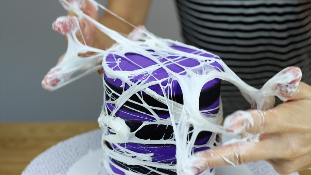 marshmallow spiderweb cake 10 Halloween Cake Hacks