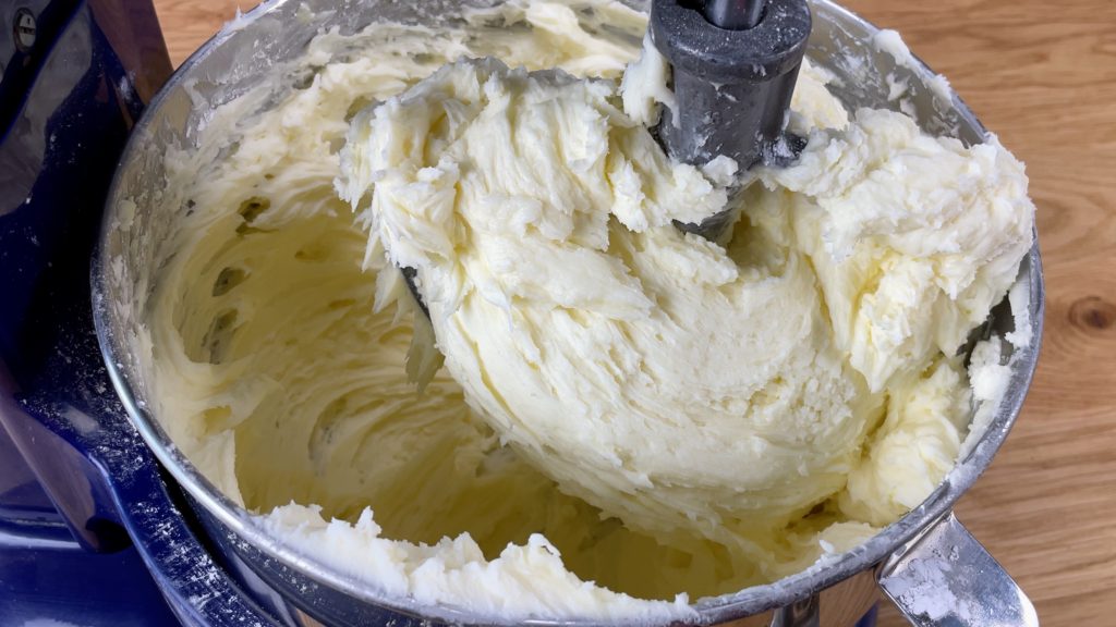 stiff consistency buttercream is perfect for adding wet favlour ingredients 1 frosting recipe 100s of flavours