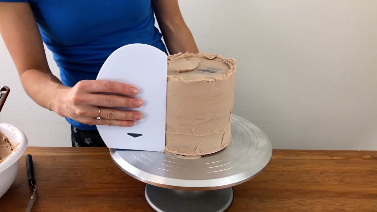How to get Perfectly Smooth Frosting with Sharp Edges British Girl Bakes