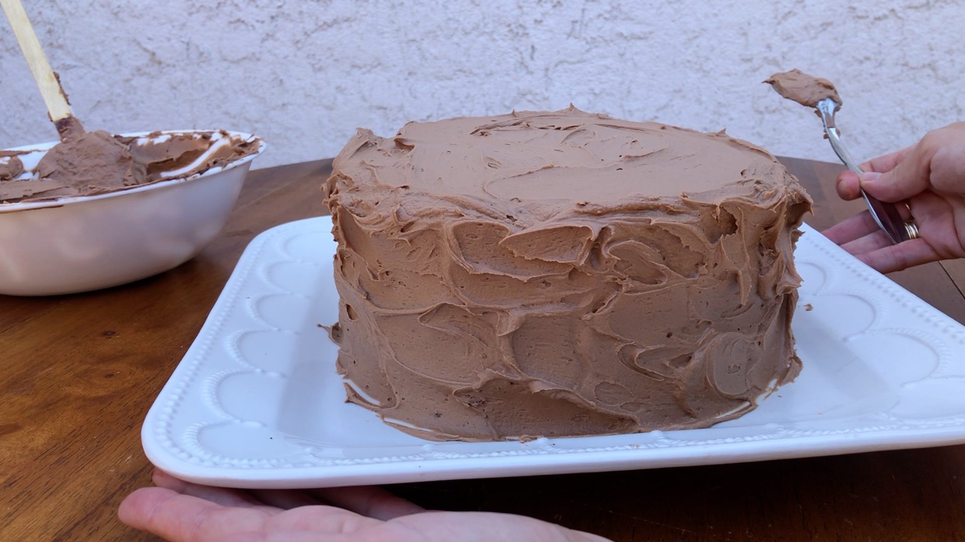 Cake Decorating without Tools AND a Turntable Hack! British Girl Bakes