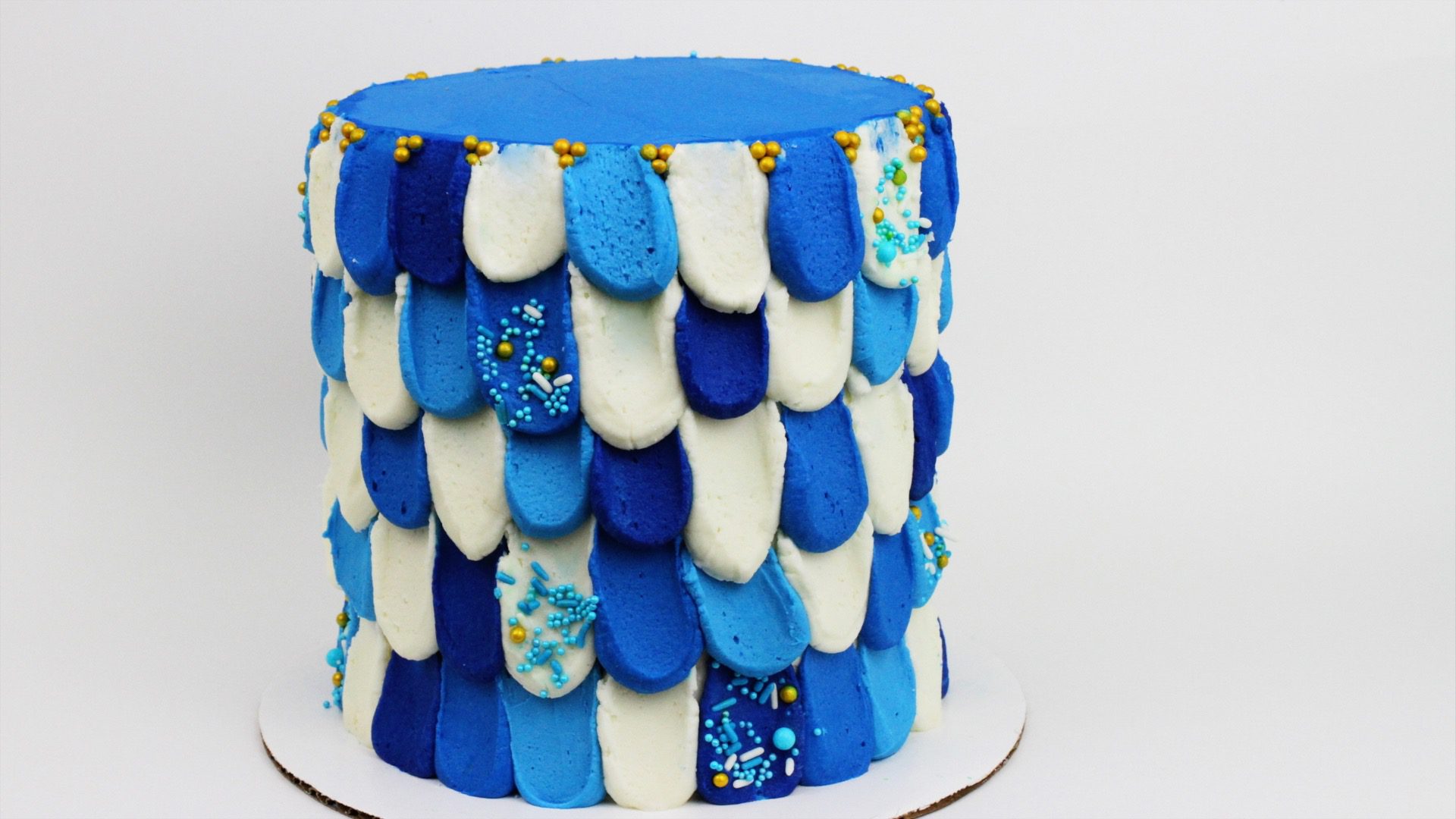 20 Ways to Decorate Gold Cakes British Girl Bakes