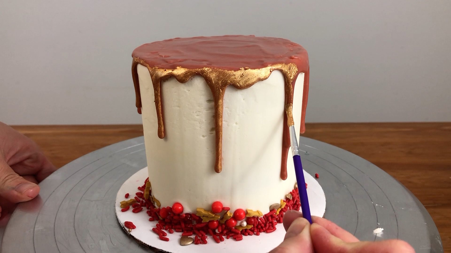 20 Ways to Decorate Gold Cakes British Girl Bakes