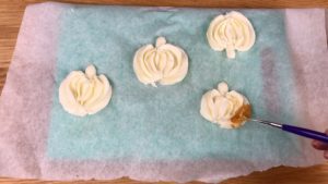 paint gold pumpkins with gold luster dust mixed with vodka