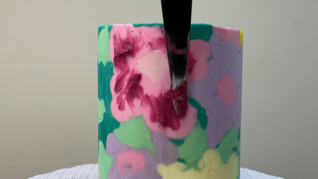 spread other colours of buttercream to add shading how to transfer any design onto a cake