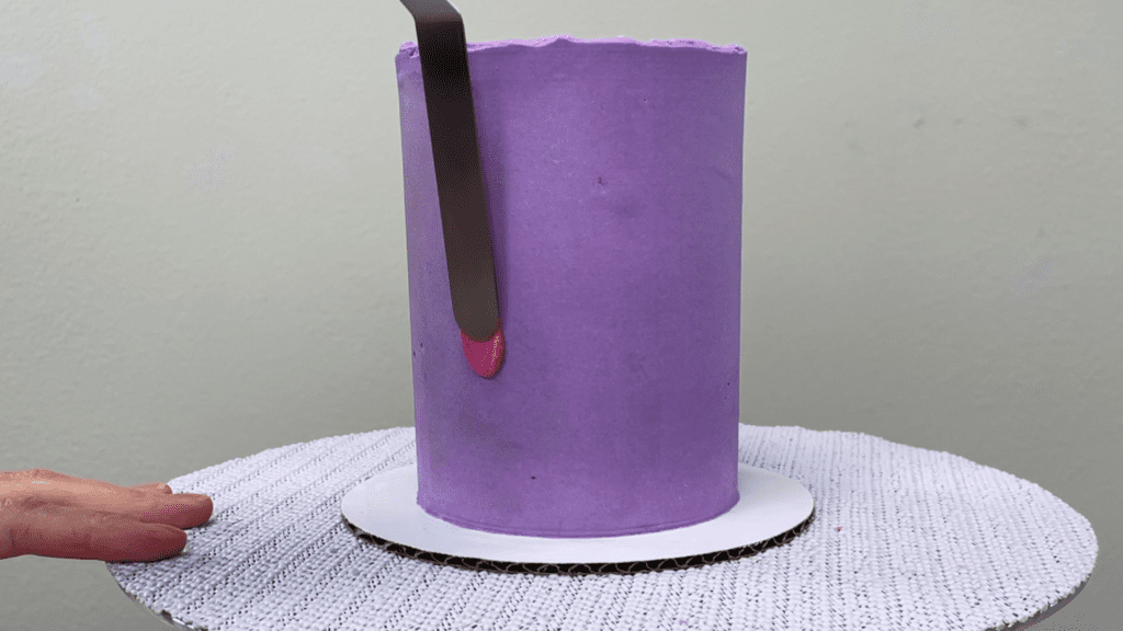 spread frosting dots upwards 5 Cakes You Can Decorate in 5 Minutes