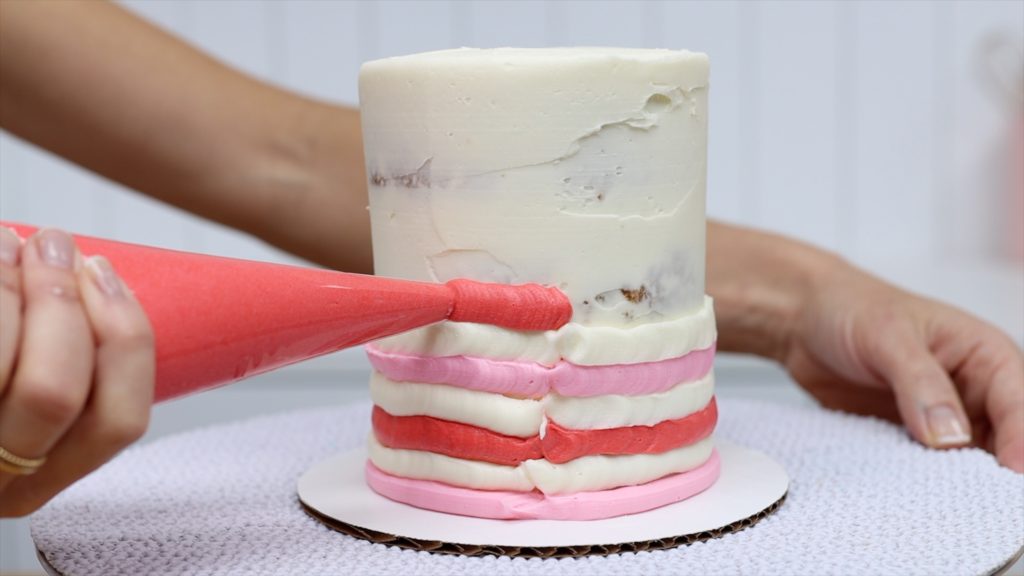 how to pipe neat striped frosting 5 Striped Cake Hacks