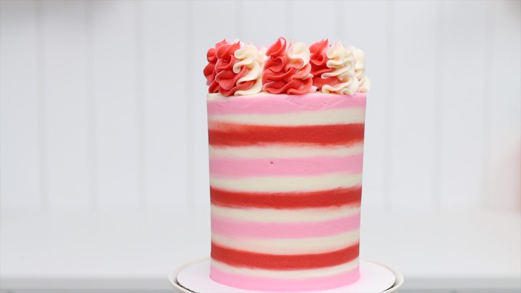 piped stripe frosting cake 5 Striped Cake Hacks