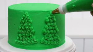 8 ways to pipe christmas trees onto a cake 5 Christmas Cake Decorating Ideas