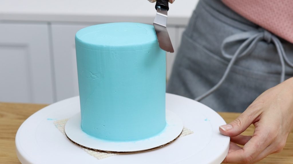 Save or Splurge Improve your Cake Decorating with these Tools!