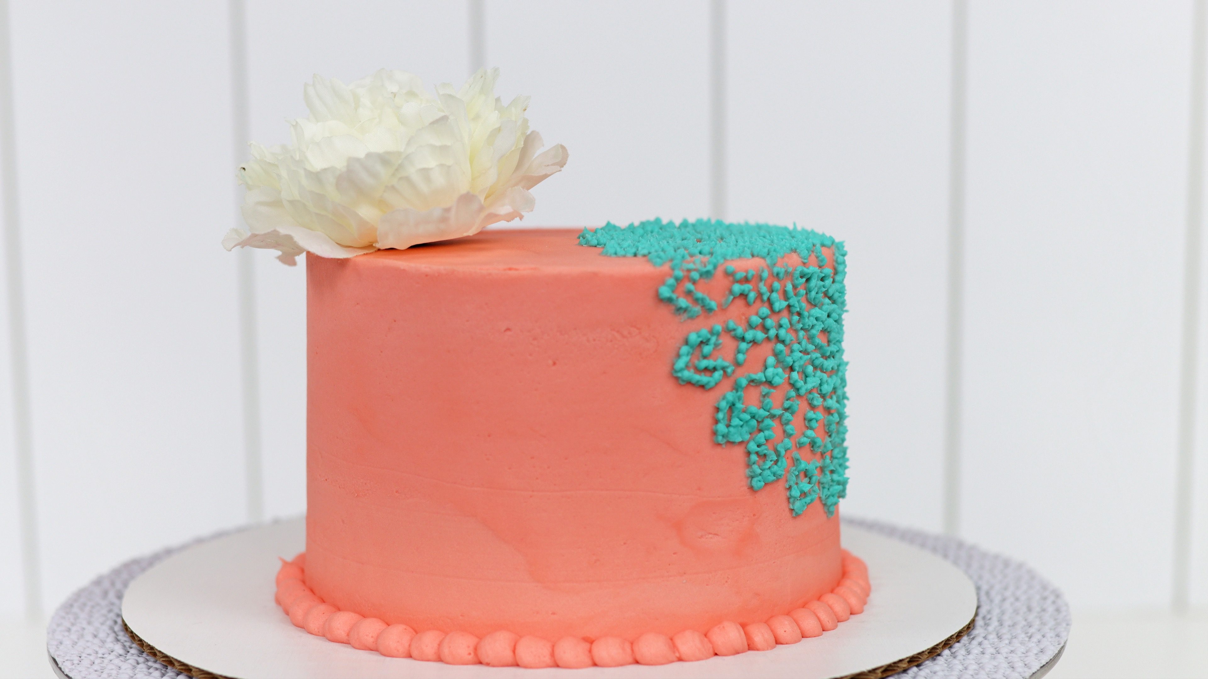 artificial flower cake topper on cake 10 ways to make your cakes look professional