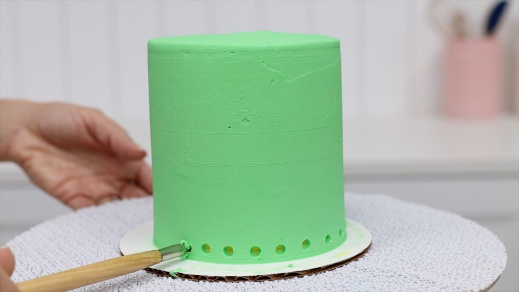 carve buttercream to create colourful textured designs 5 Striped Cake Hacks