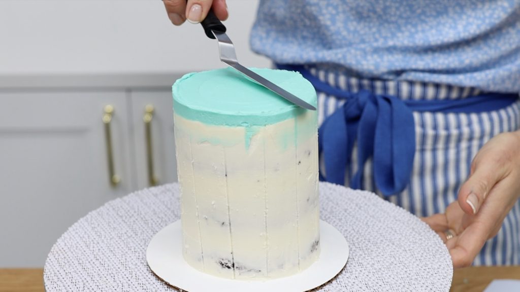 frost the top of the cake before piping stripes 5 Striped Cake Hacks