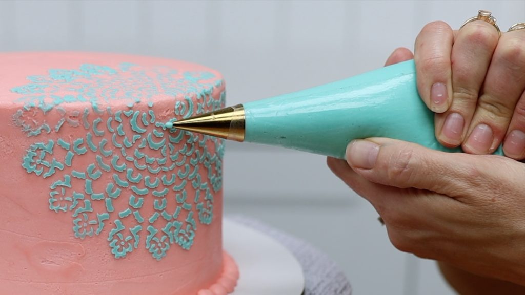 how to create a pointillist design on a cake 10 ways to make your cakes look professional