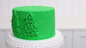 how to pipe a christmas tree with a leaf tip 5 Christmas Cake Decorating Ideas