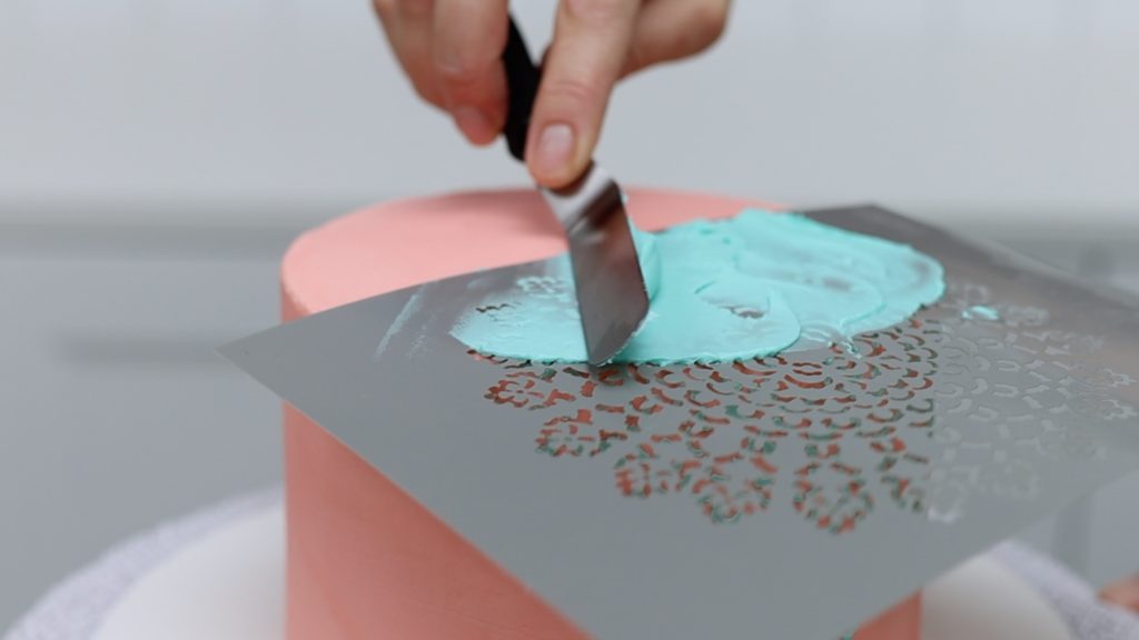 how to use a stencil on a cake on the side and on the top 10 ways to make your cakes look professional