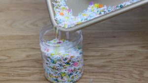 pour extra sprinkles back into jar to re-use 5 Christmas Cake Decorating Ideas