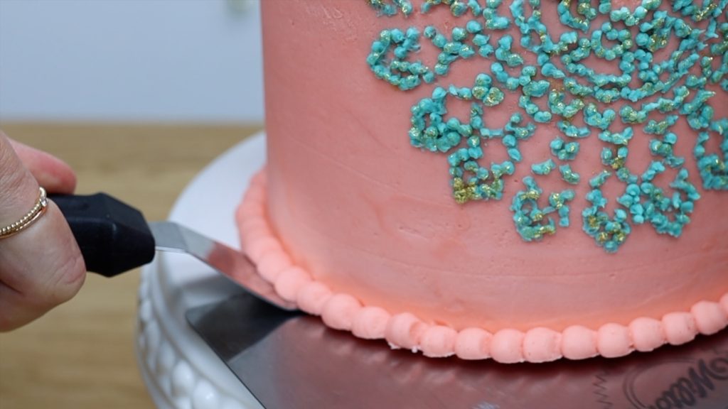 20 Ways to Decorate Gold Cakes - British Girl Bakes