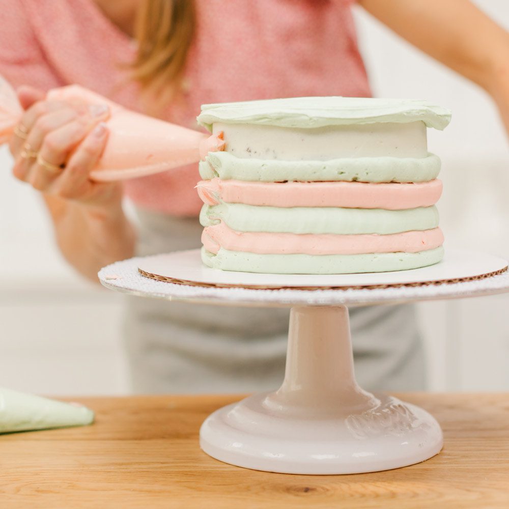 Striped buttercream frosting technique | British Girl Bakes