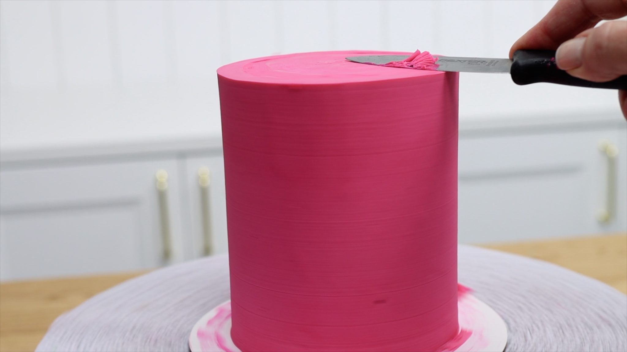How to Get Sharp Frosting Edges on Cakes - British Girl Bakes