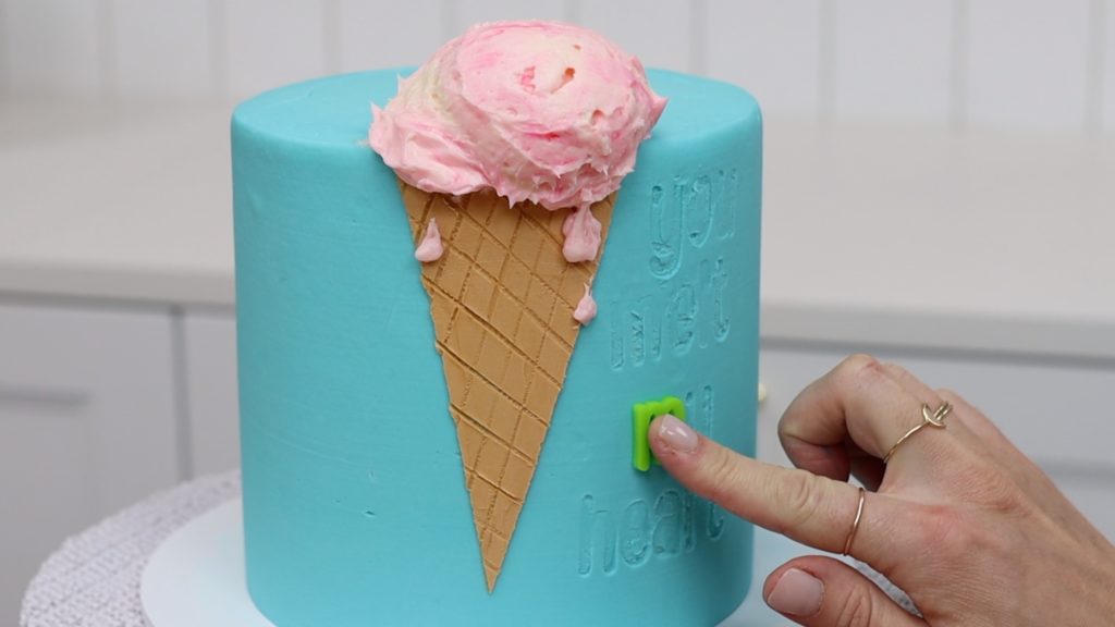 how to use sweet stamp letters on buttercream to write on cakes