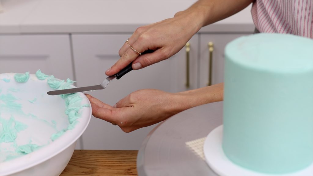 wipe offset spatula clean after each use 15 Frosting Mistakes You're Making