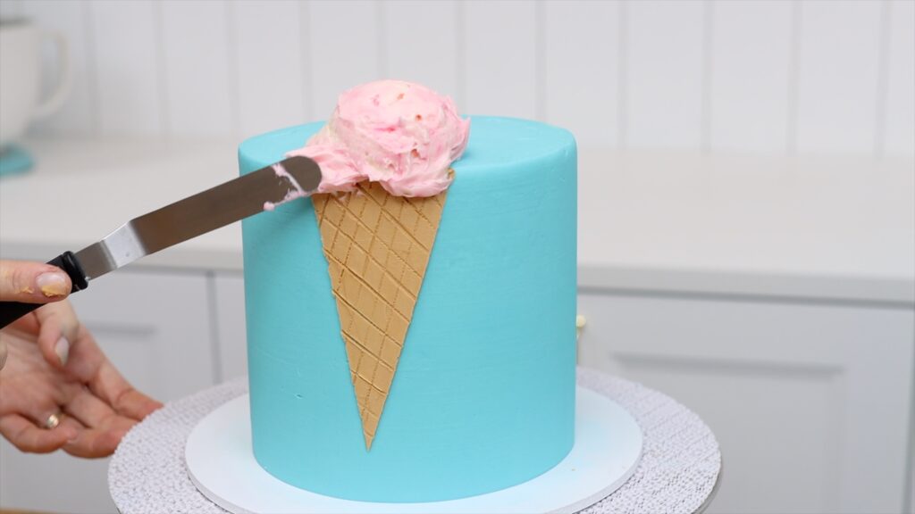 add texture to the bottom of the buttercream ice cream scoop How to Make an Ice Cream Cake | British Girl Bakes