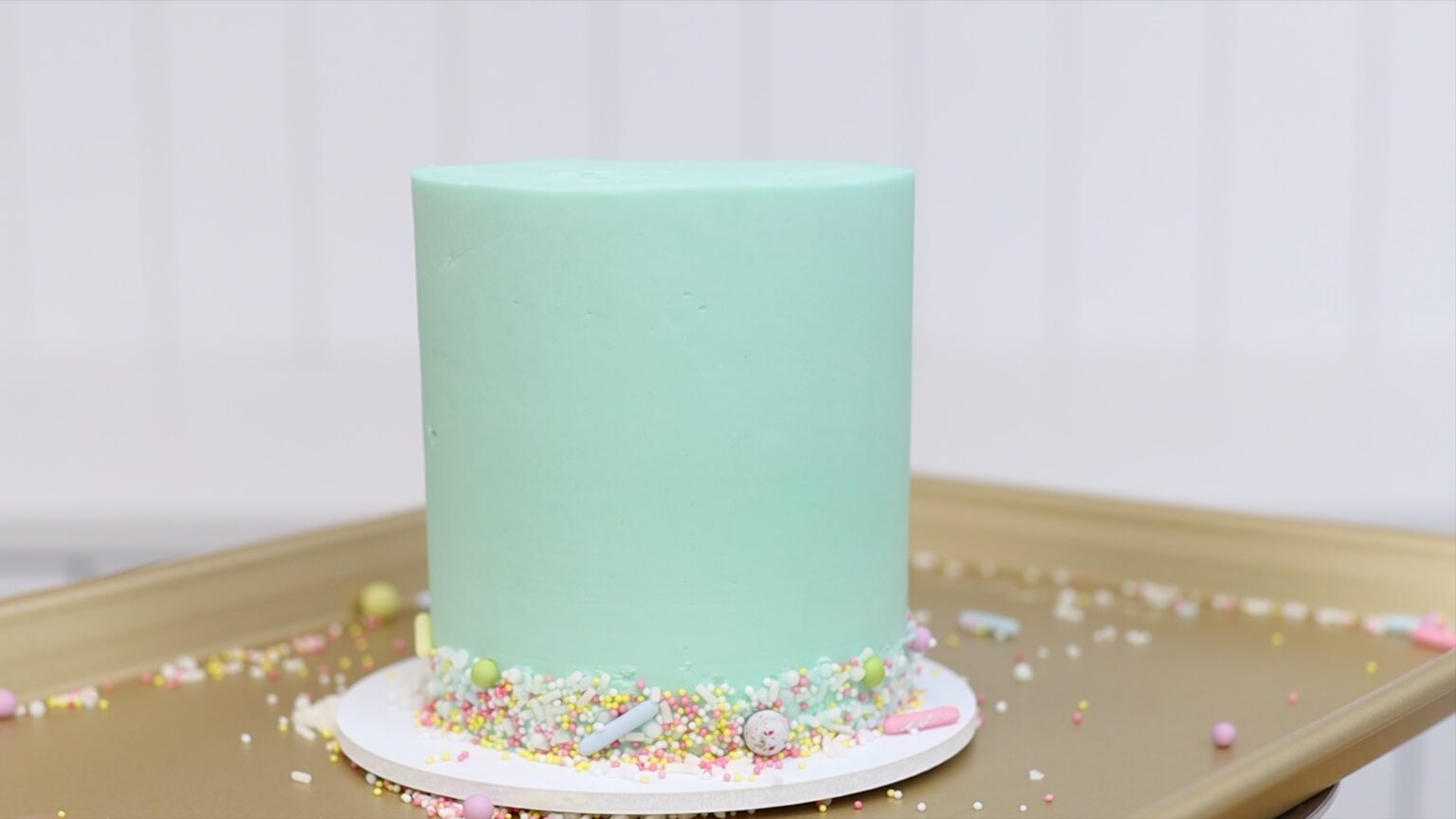 6 Parchment Paper Hacks for Cake Decorating British Girl Bakes