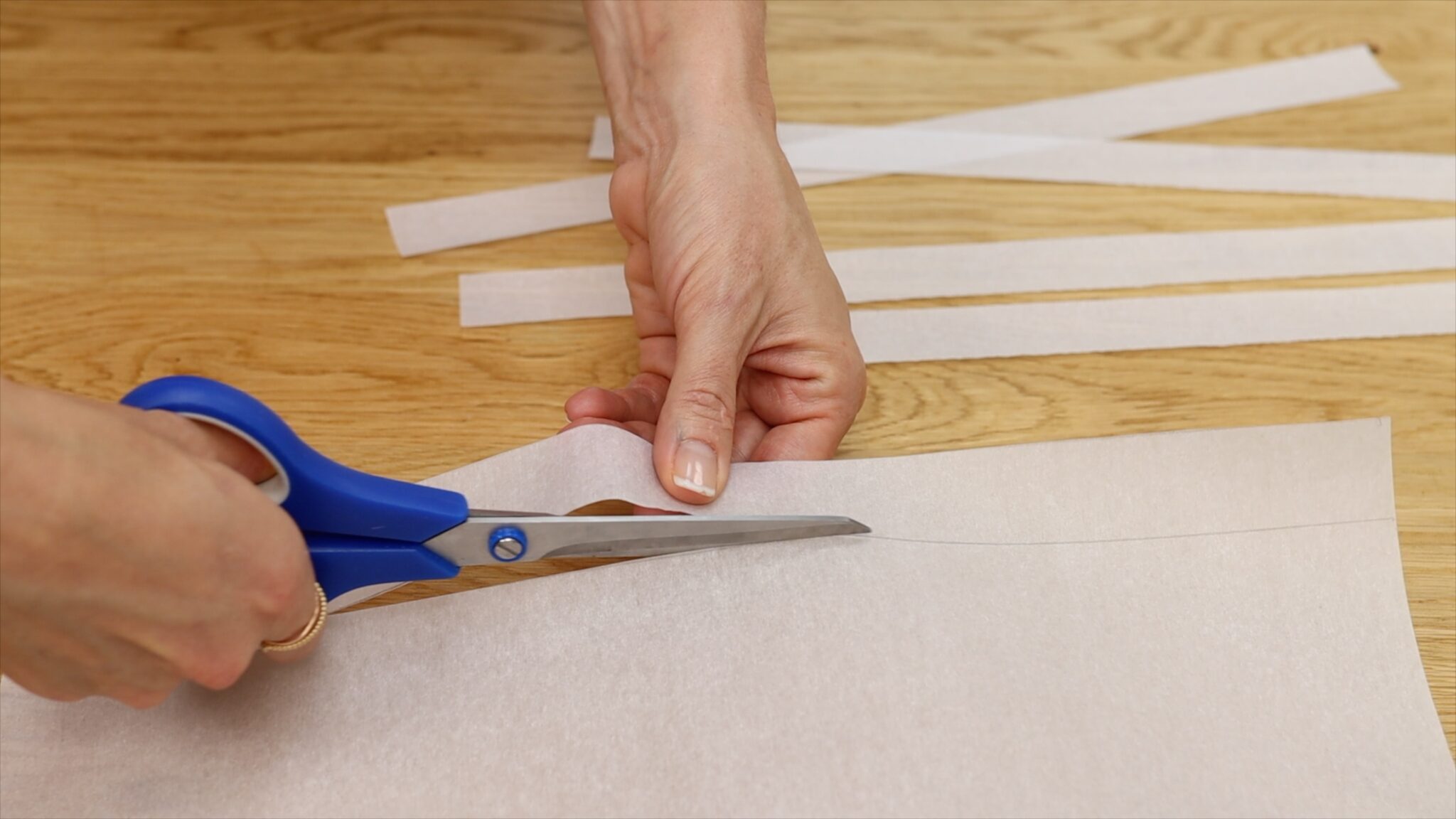 6 Parchment Paper Hacks for Cake Decorating British Girl Bakes