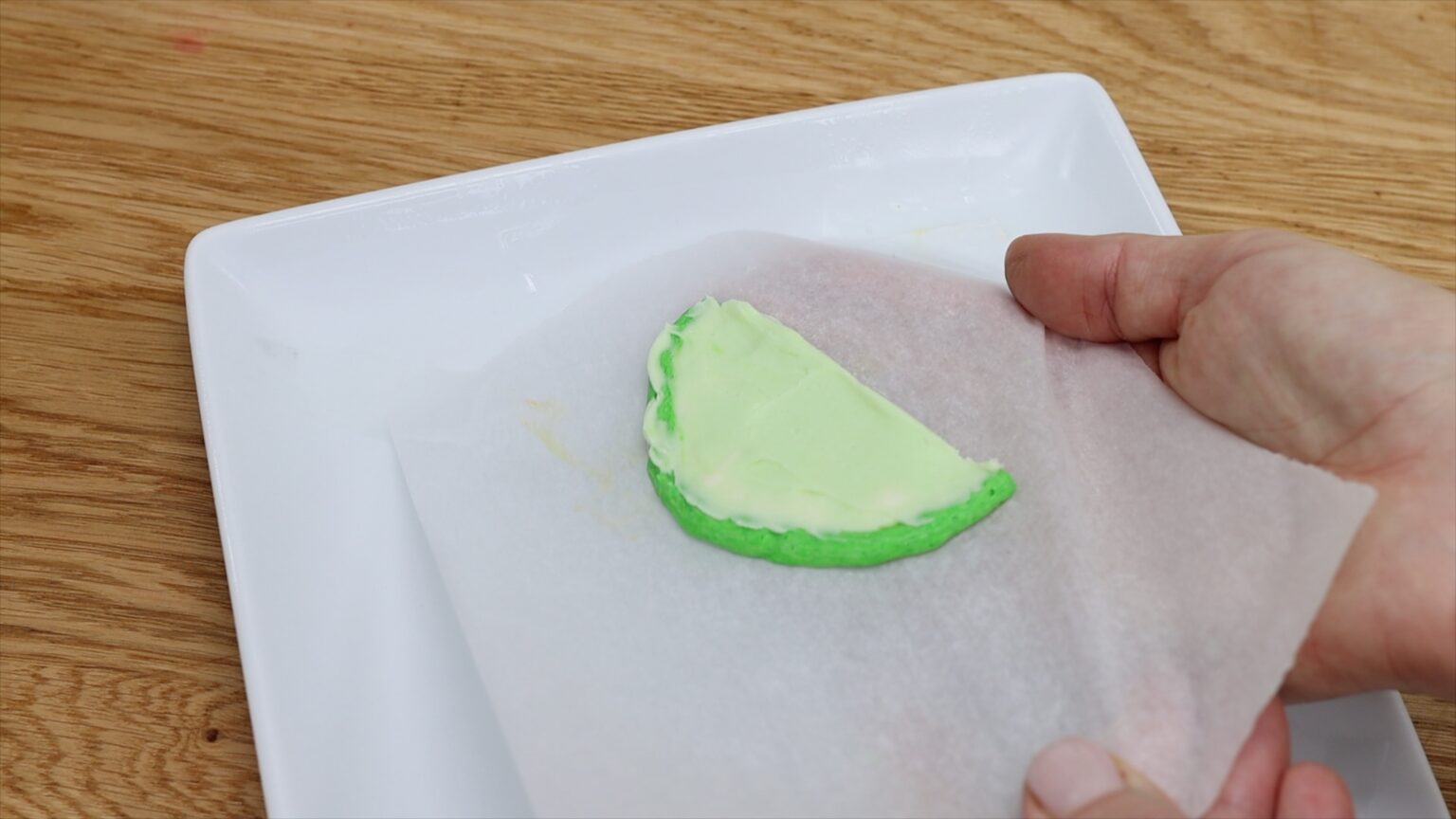 6 Parchment Paper Hacks for Cake Decorating British Girl Bakes