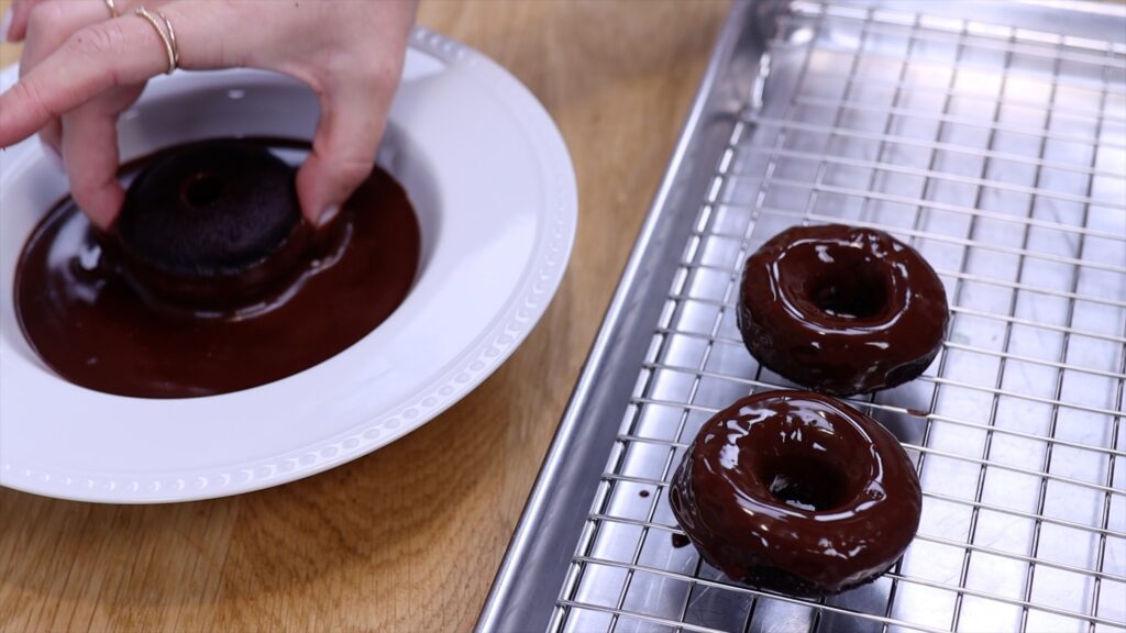 how to glaze baked donuts with chocoalte ganache