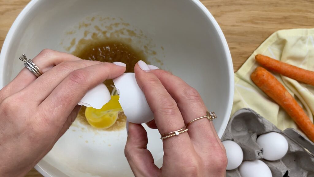 how to make carrot cake and cupcakes British Girl Bakes