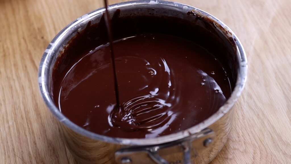 how to make chocolate ganache to use to make 4 desserts